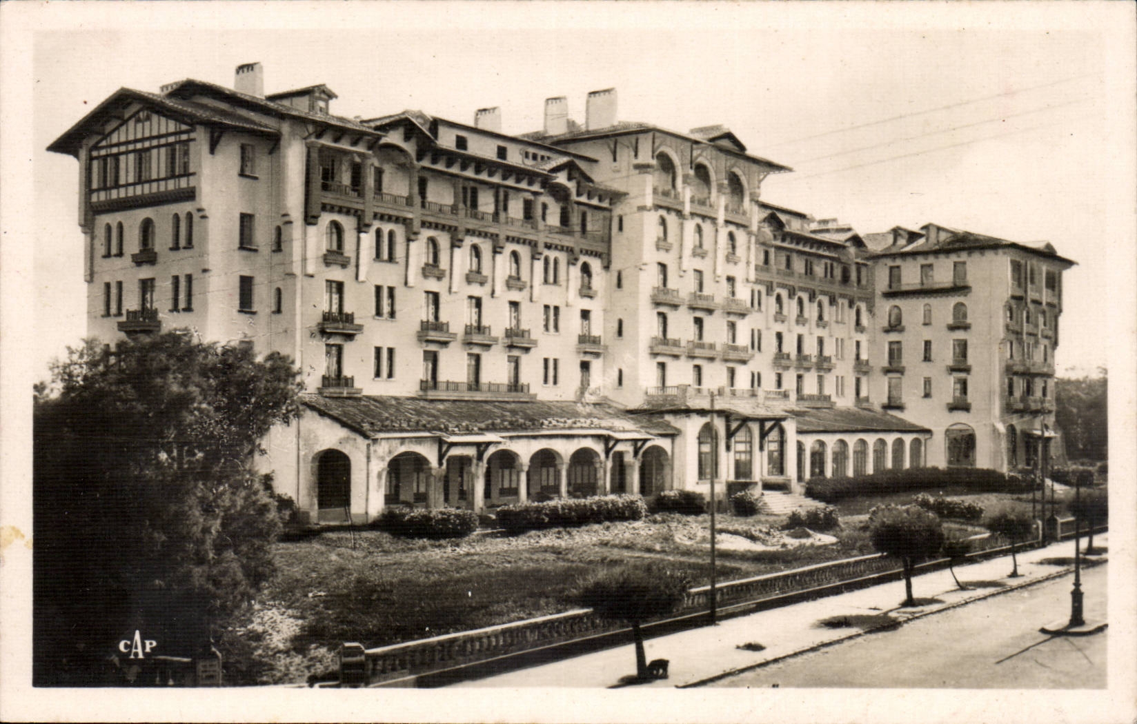 CPA Hendaye Frontiere franco espagnole L'Eskualduna
