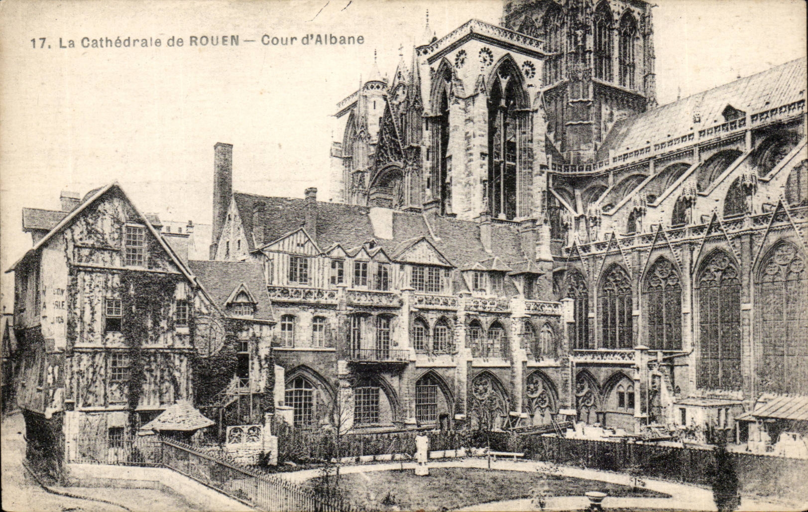 Rouen CPA CAthedrale Cour d'Albane
