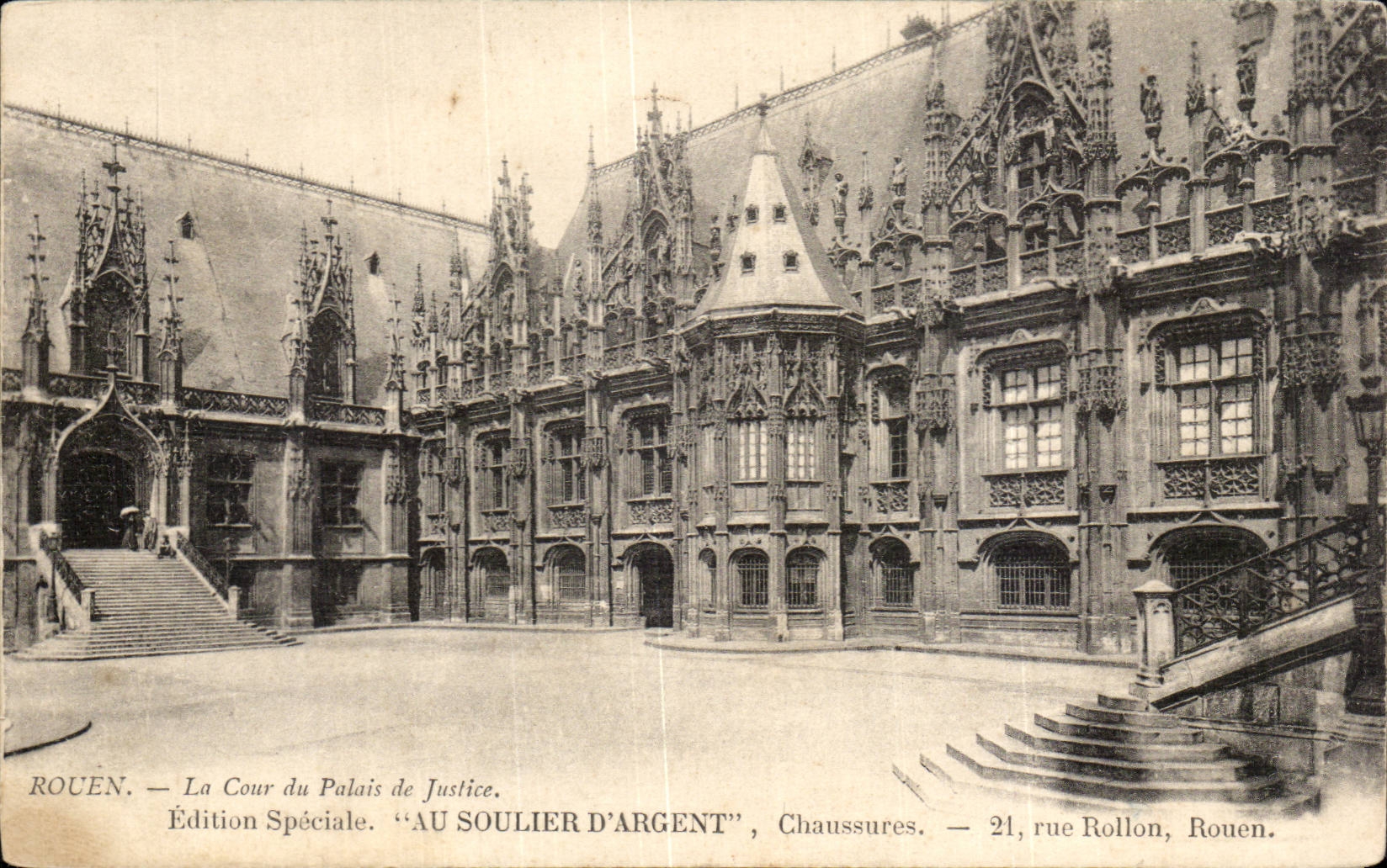 Rouen CPA La cour du palais de justice