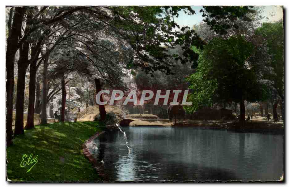 CPA Bordeaux Un coin du jardin public
