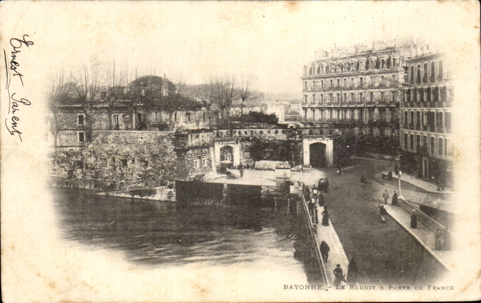 CPA Bayonne Le reduit et porte de France