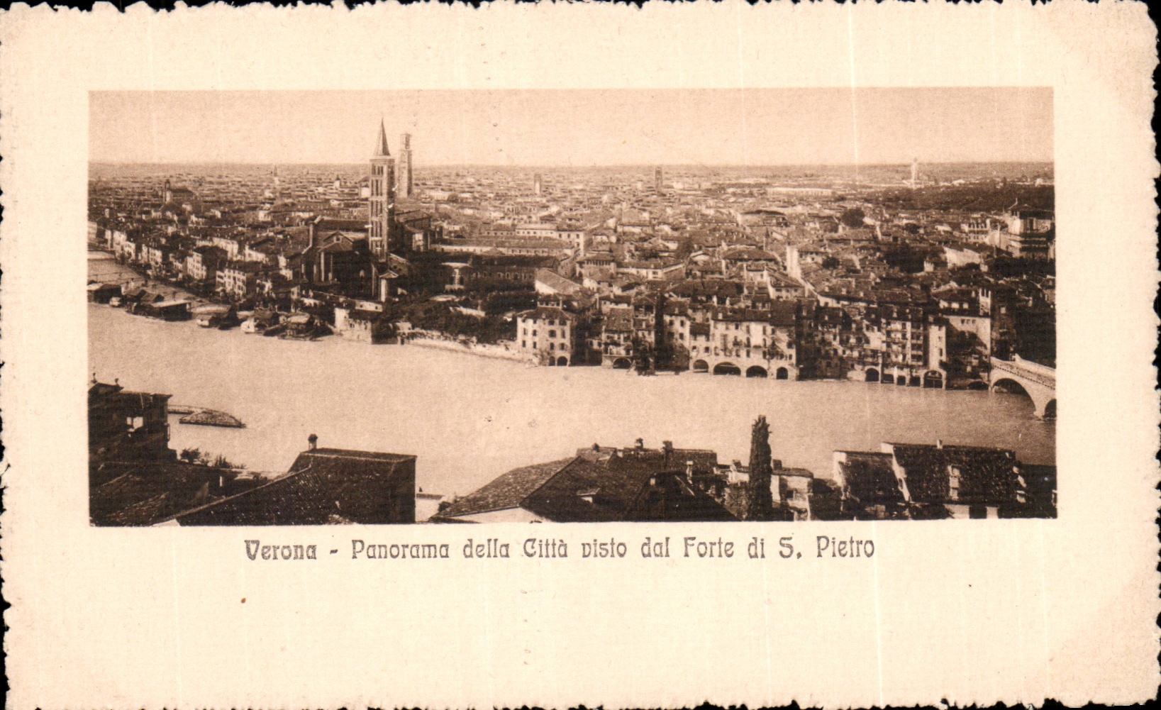 CPA Italie Italie Verona Panorama della Citta visto dal Forte di S Pietro