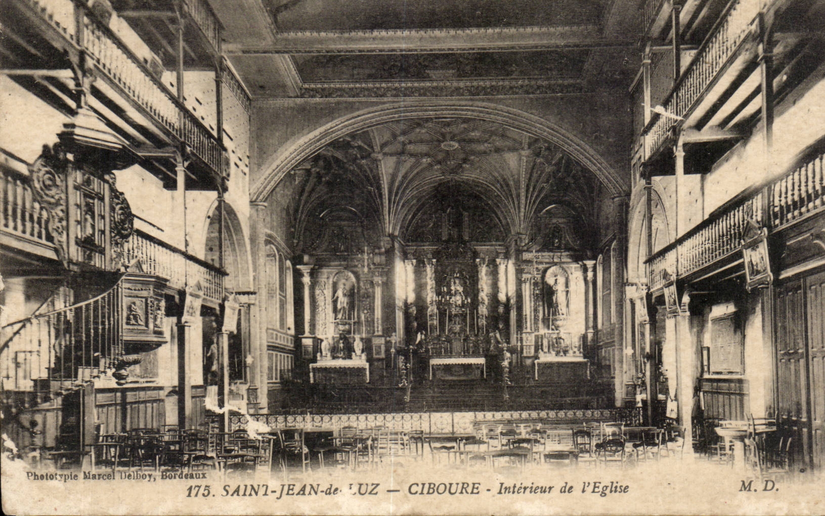 CPA St Jean de Luz Cibourre Interieur de l'eglise 