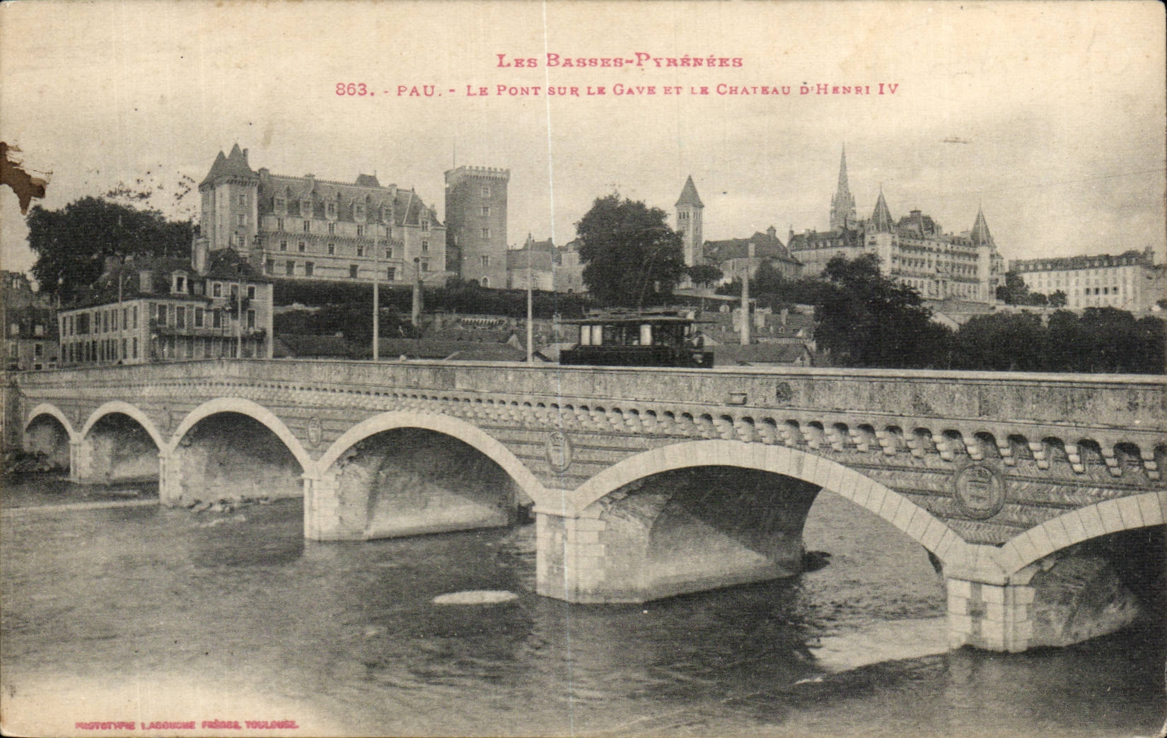 CPA Pau Le pont sur le Gave et le canal d'Henri IV