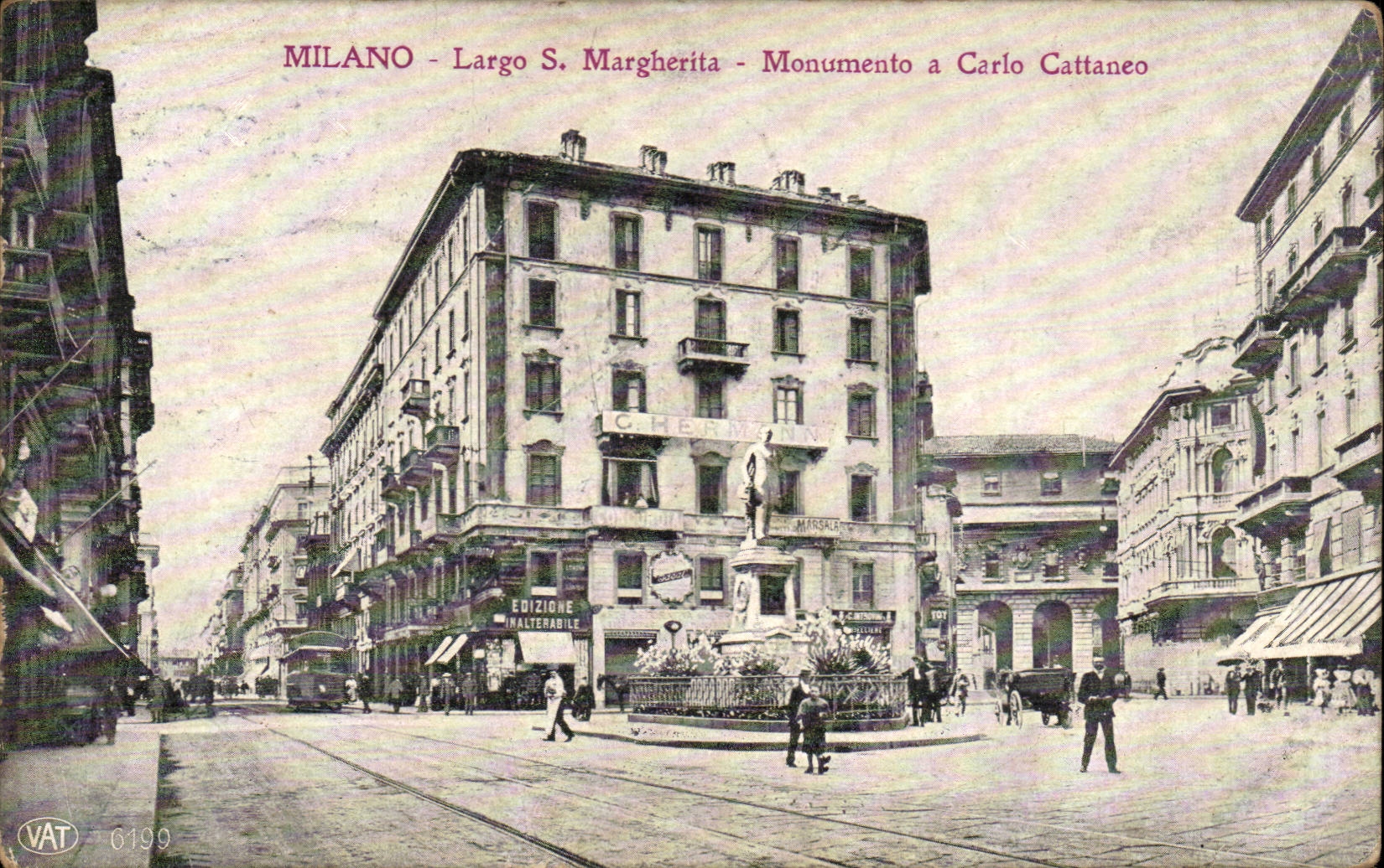 CPA Italie Italia Milano Largo S Margherita Monumento a Carlo Cattaneo