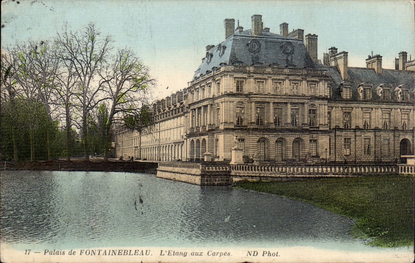 Palazzo di FONTAINEBLEAU — Il Lago dei Carpi — ND Phot.