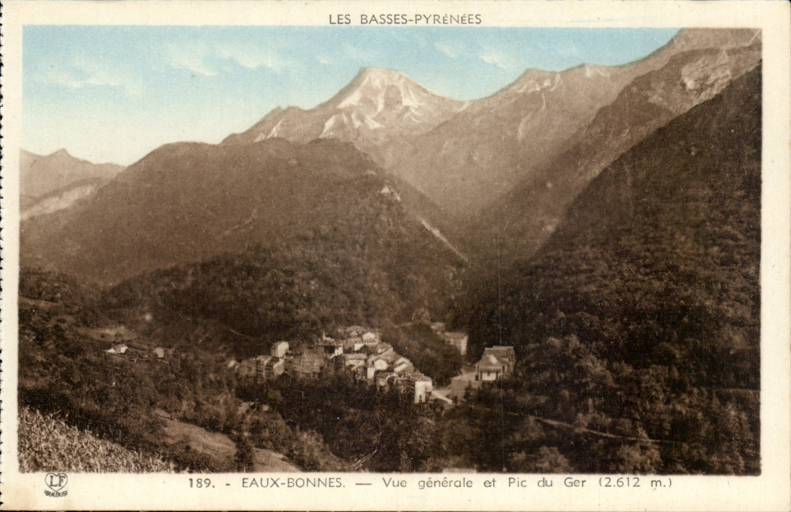 CPA Eaux Bonnes Vue generale et Pic du Ger (2612m)