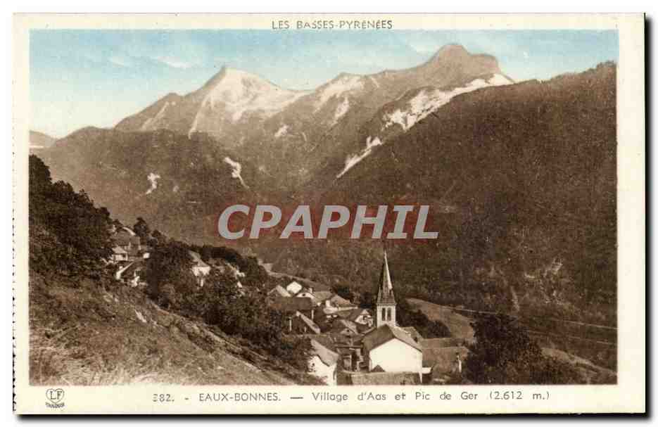 CPA Eaux Bonnes Village d'Aas et Pic du Ger (2612m)