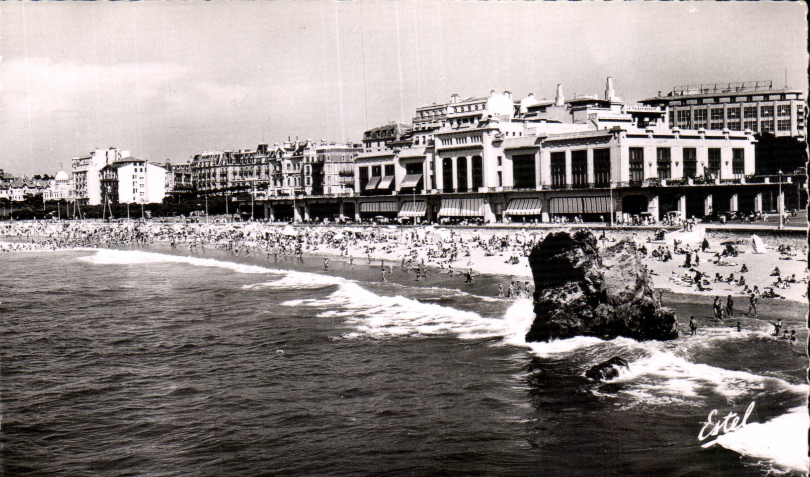 CPSM Biarritz La grande plage devant le casino municipal