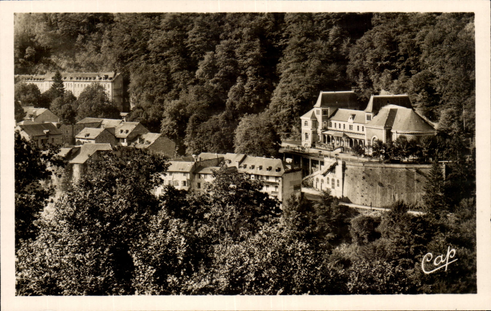 CPSM Eaux Bonnes Le casino et l'hotel des Princes