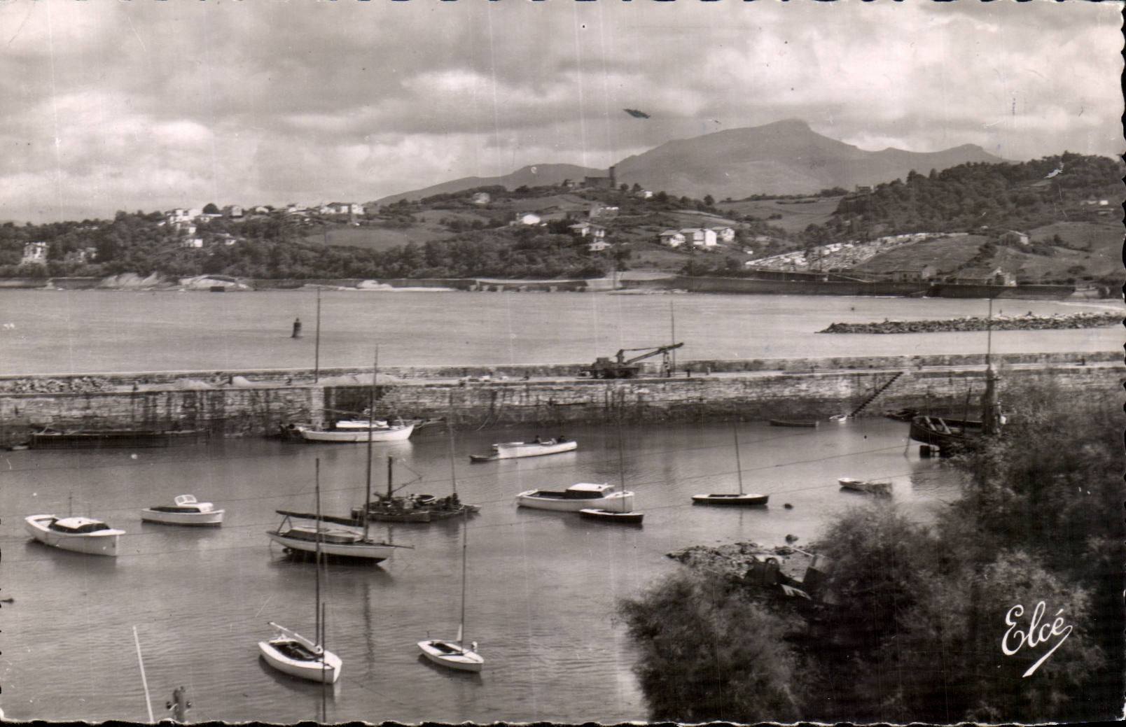 Der Hafen von Socoa — Basque Pyrénées — L. Chataigneau, Victor-Hugo, Reprod. Photo