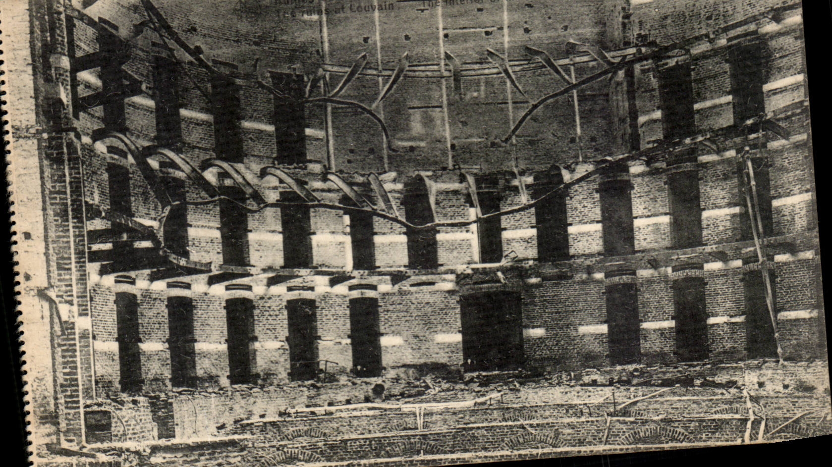 Les ruines de Couvain — Intérieur détruit — Éditeur Erm. Thill, Bruxelles