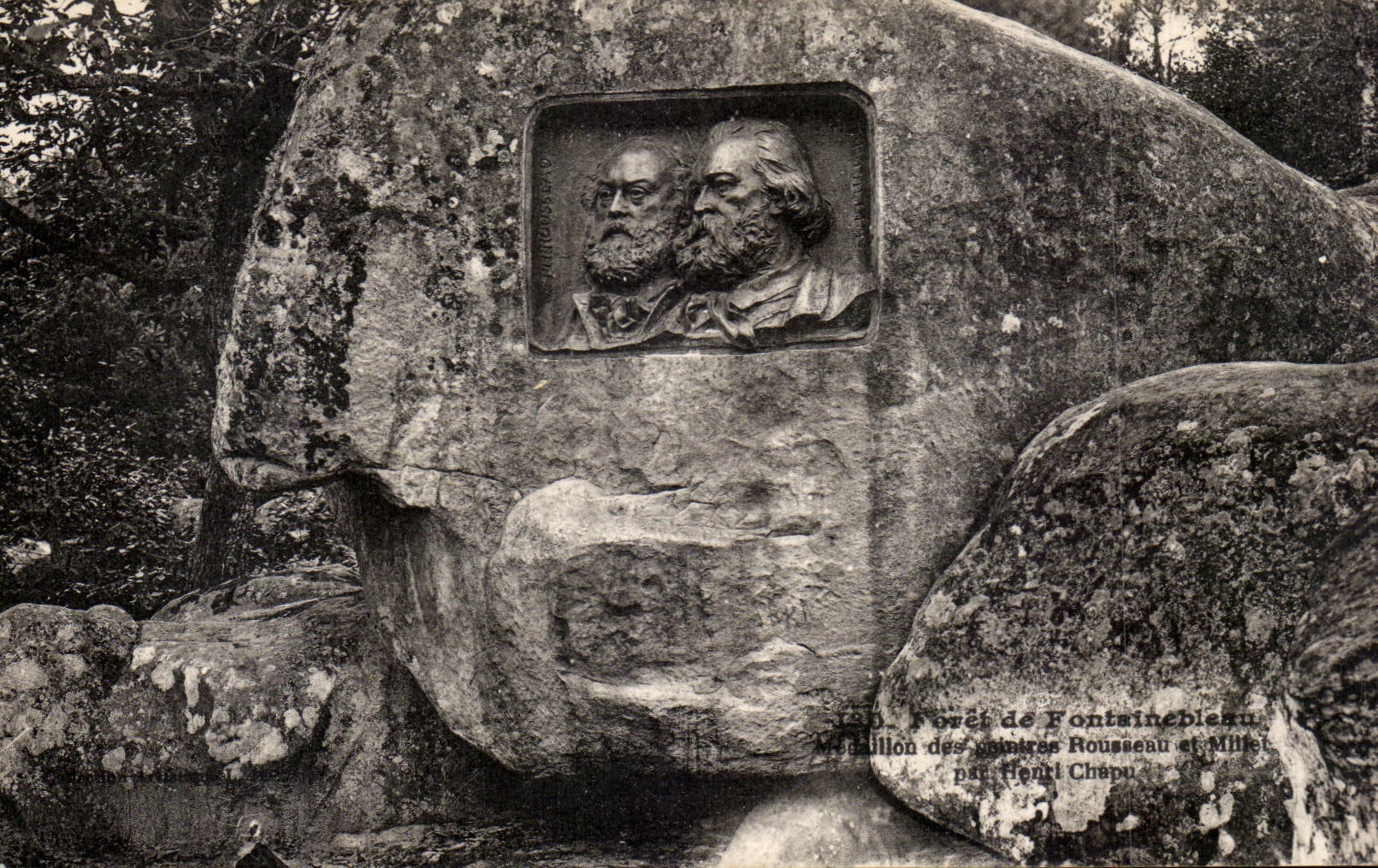 Medallón de los pintores Rousseau y Millet — Fontainebleau — por Henri Chépu