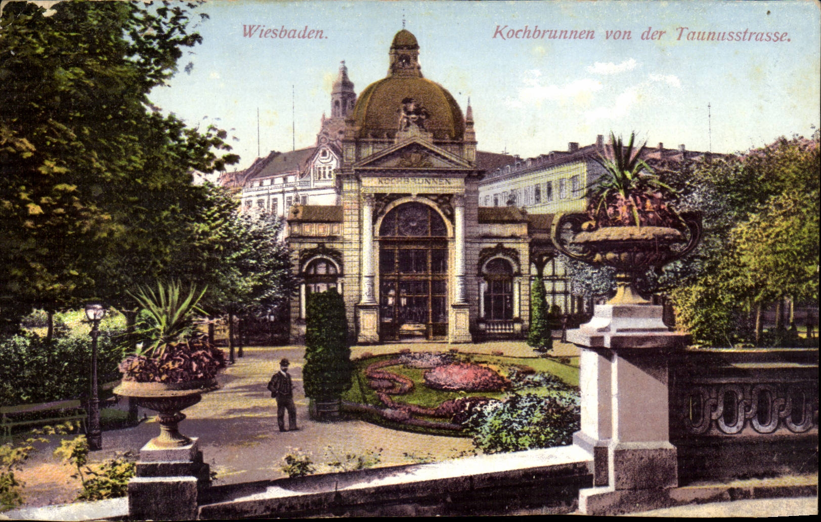 CPA Wiesbaden Kochbrunnen von der Taunustrasse