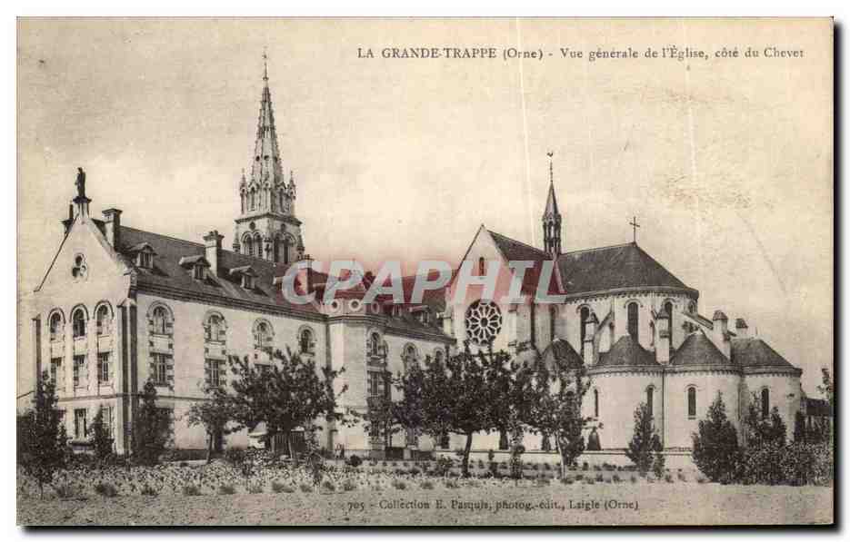 CPA La Grande Trappe Vue generale de l'eglise cote du chevet