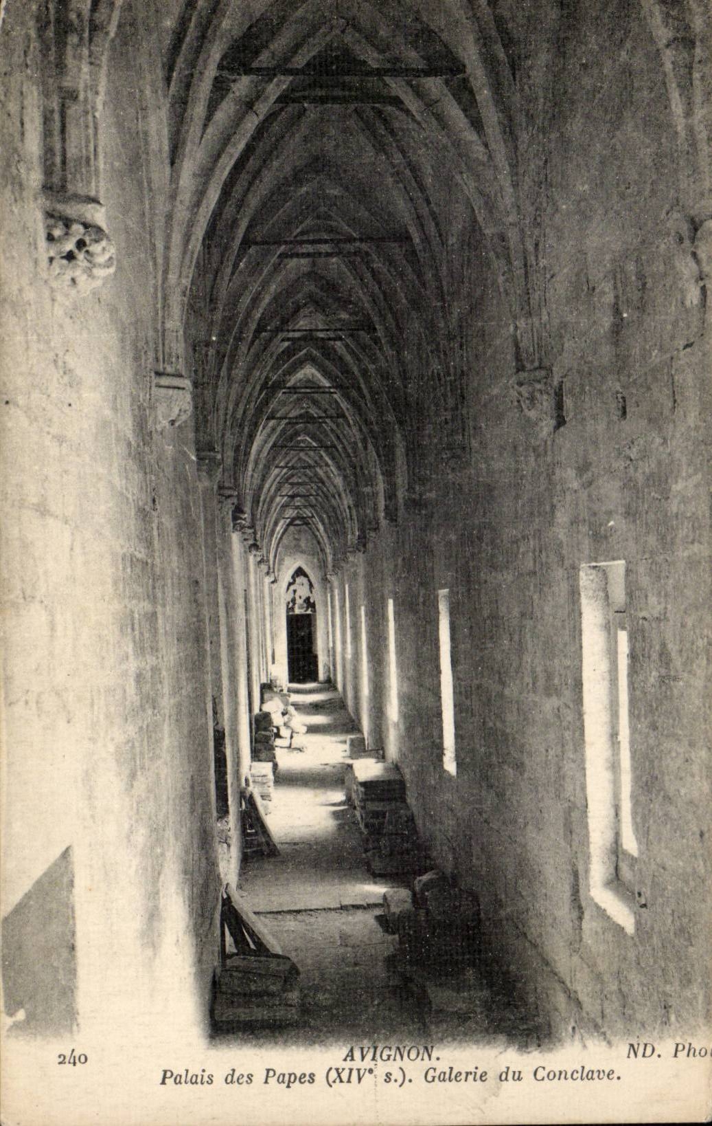 CPA Avignon palais des Papes Galerie du conclave