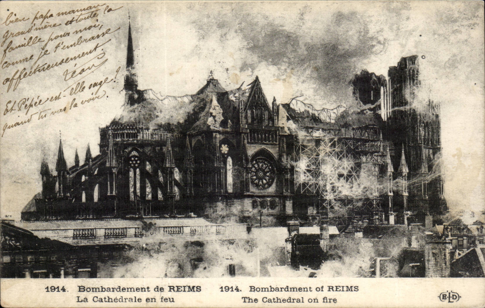 CPA Bombardement de Reims La cathedrale en feu