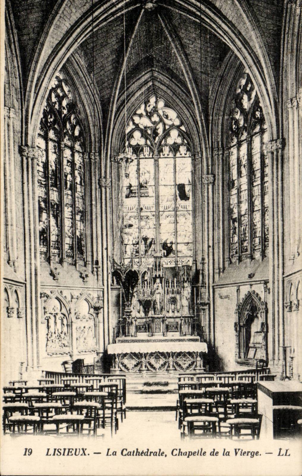 CPA Lisieux La cathedrale Chapelle de la vierge