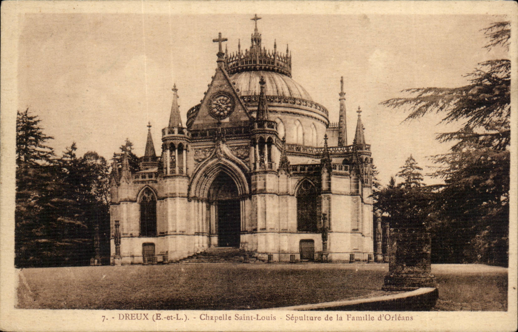 Dreux (E-et-L.) - Chapelle Saint-Louis - Sépulture de la Famille d'Orléans