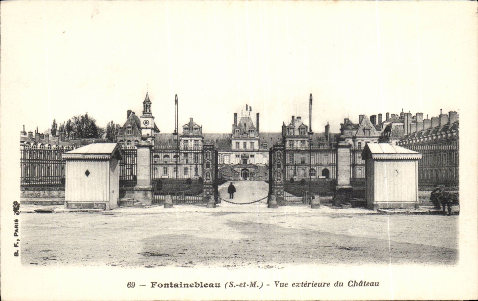 Fontainebleau (S.-et-M.) — Vue extérieure du Château — B. F., Paris, n° 69