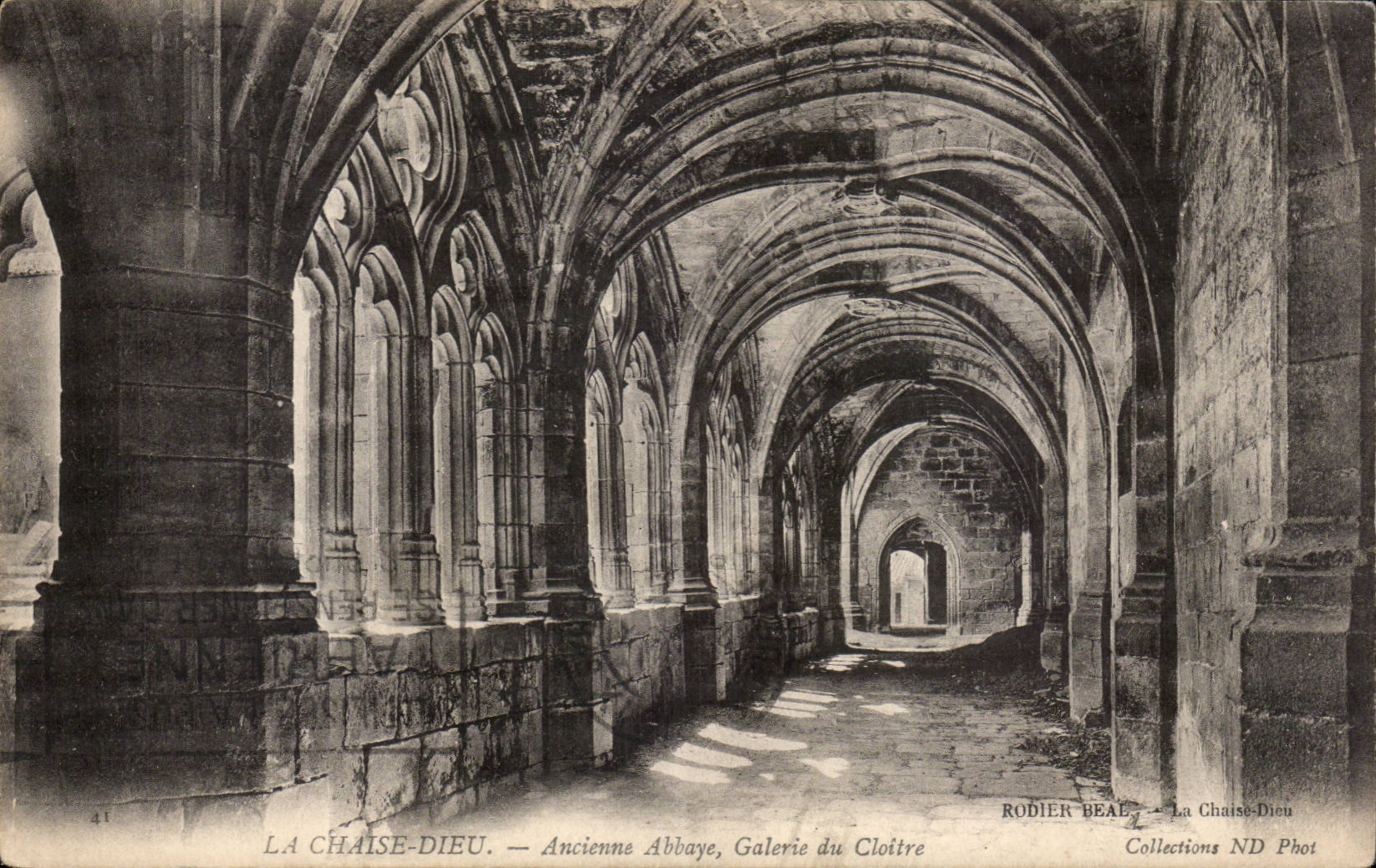 La Chaise-Dieu — Ancienne Abbaye, Galerie du Cloître — RODIER BEAEL