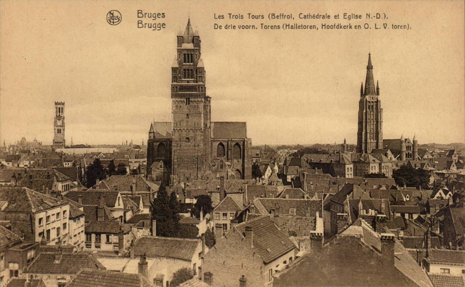 CPA Belgique Bruges Les trois tours ( beffroi cathedrale et eglise ND )