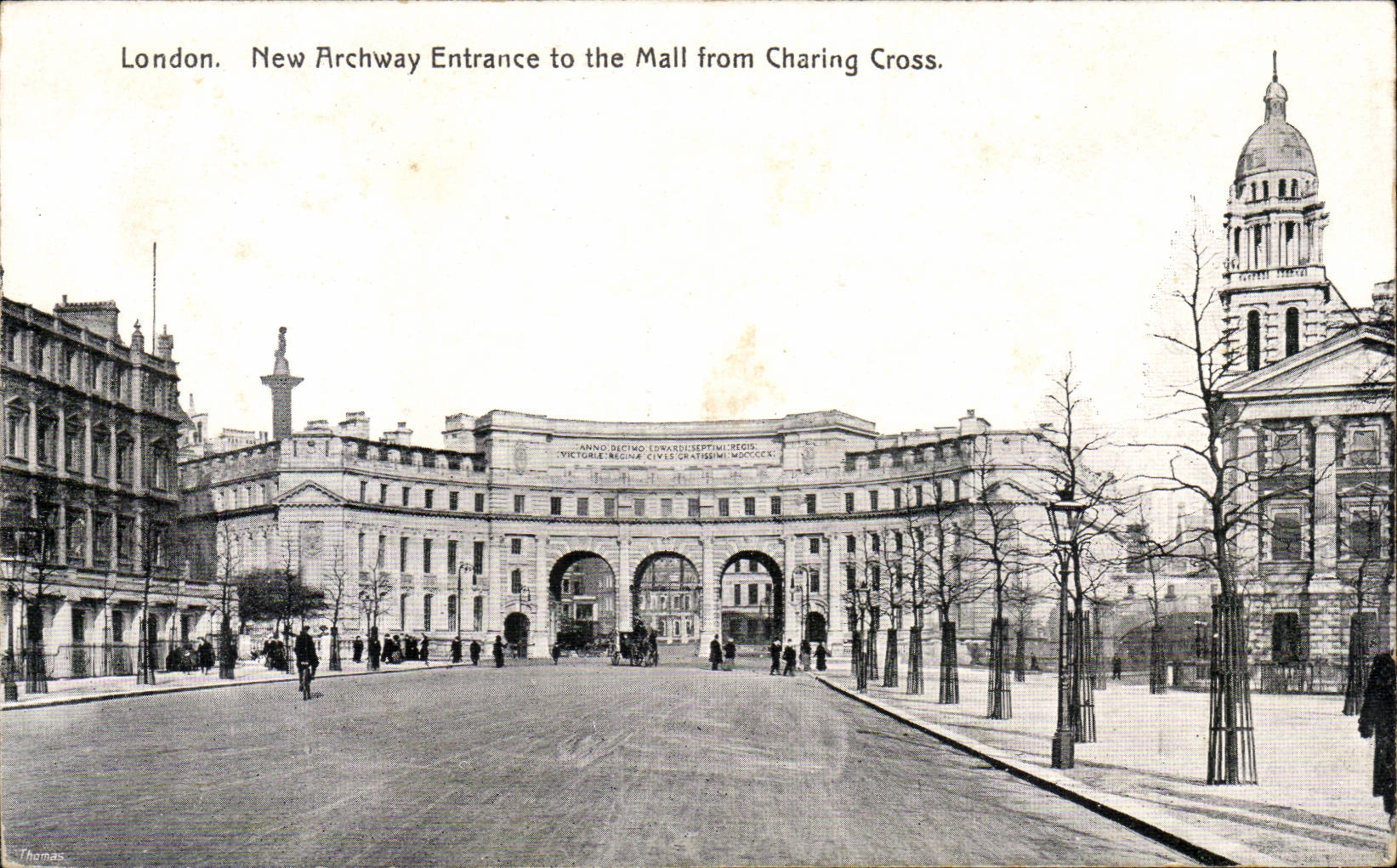 CPA Great Britain London Londres New archway entrance to the mall fom Charing Cross