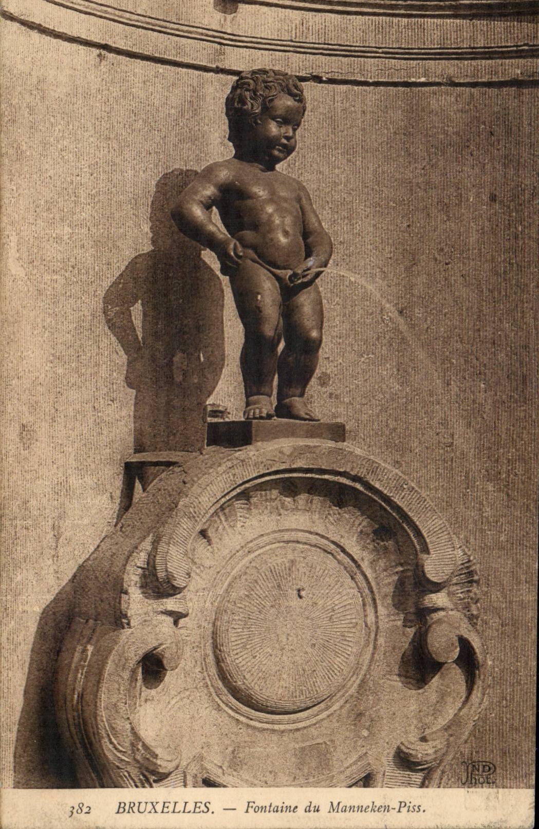 CPA Bruxelles Fontaine du Manneken Pis