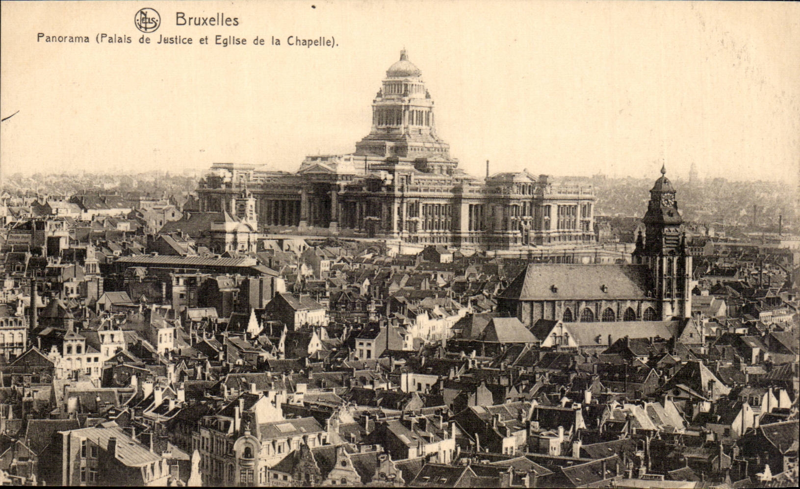 CPA Bruxelles Panorama (palais de justice et eglise de la chapelle)