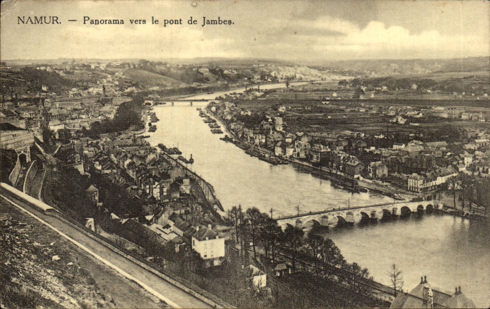 CPA Namur Panorama vers le pont de Jambes