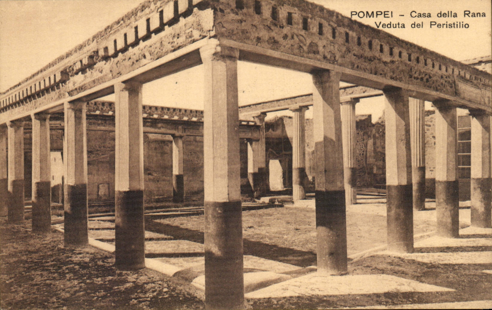 CPA Italie Italia Pompei Casa delle Rana Veduta del Peristilio