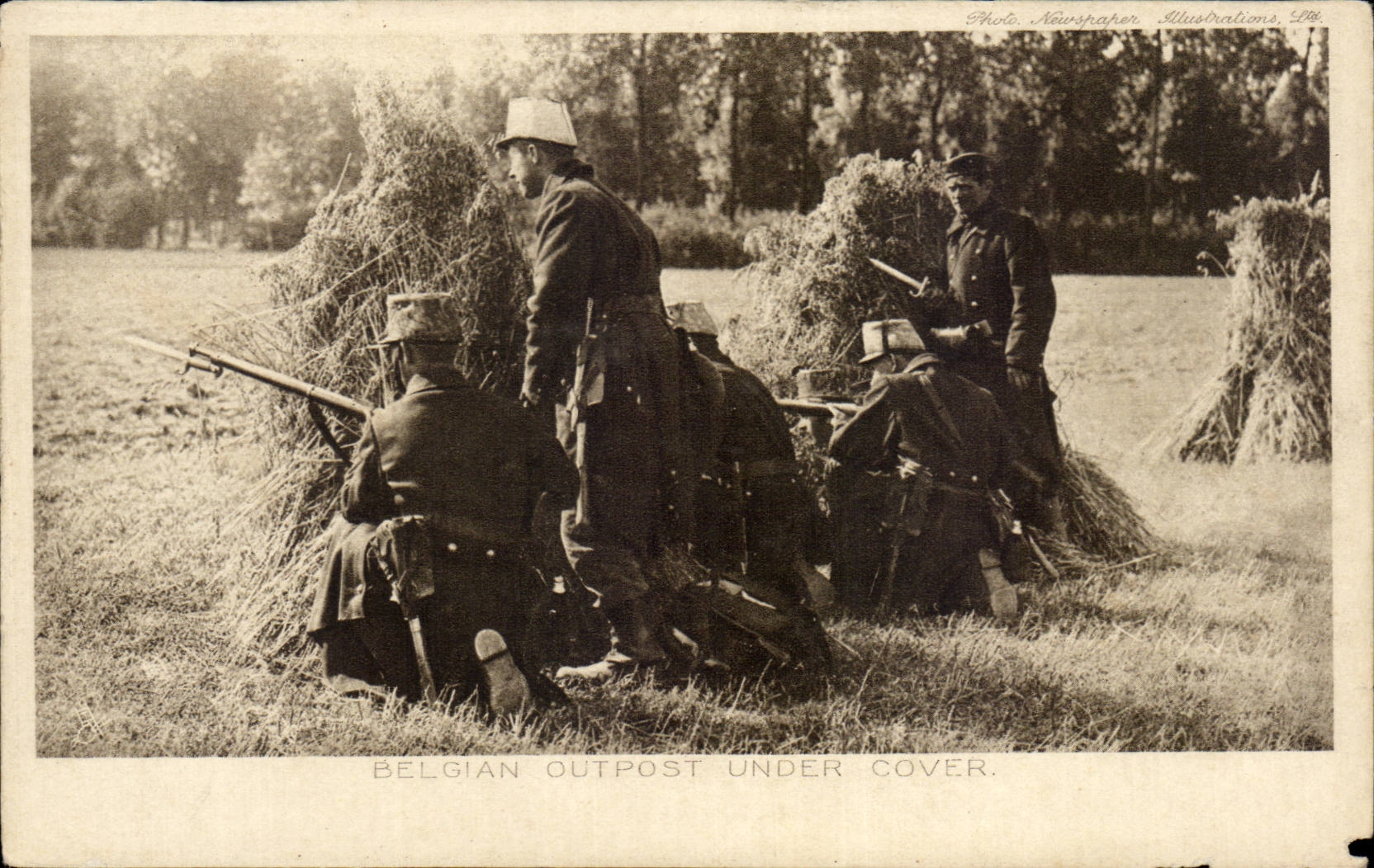 CPA Belgique Militaria Troupes en manoeuvres