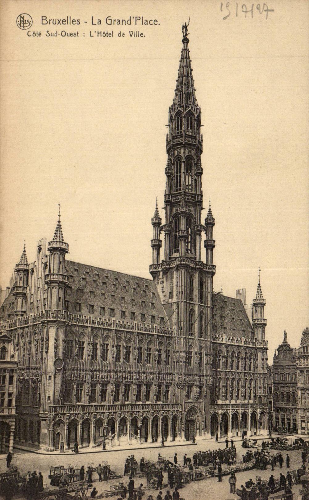 Brüssel - Die Grand'Place. Südwestseite: Das Rathaus.