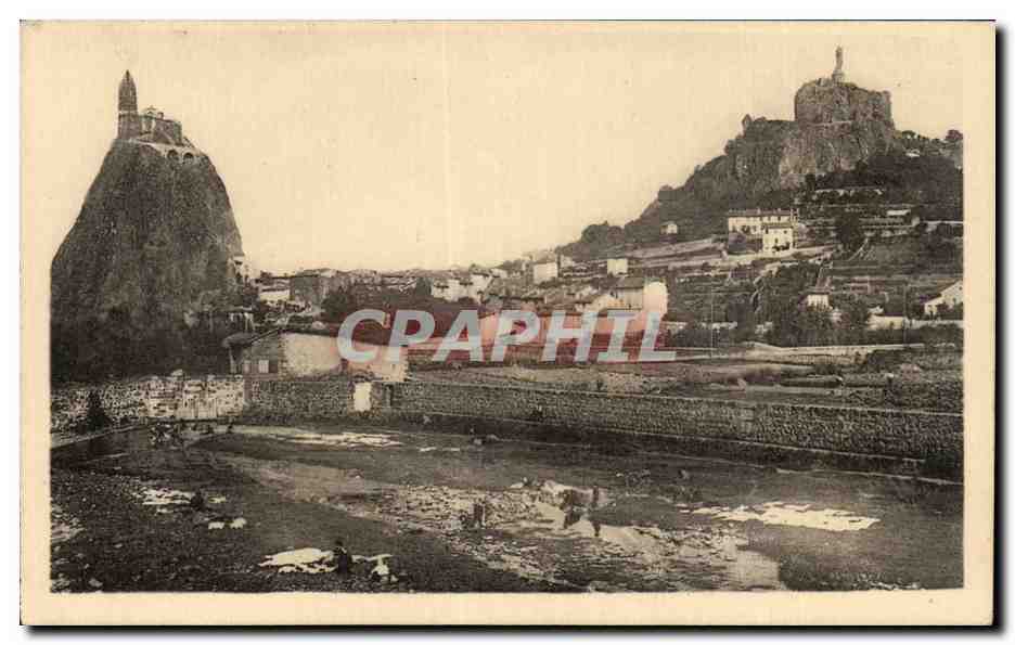 Vue sur Aiguilhe et le Rocher Corneille — Le Puy — éditeur LL
