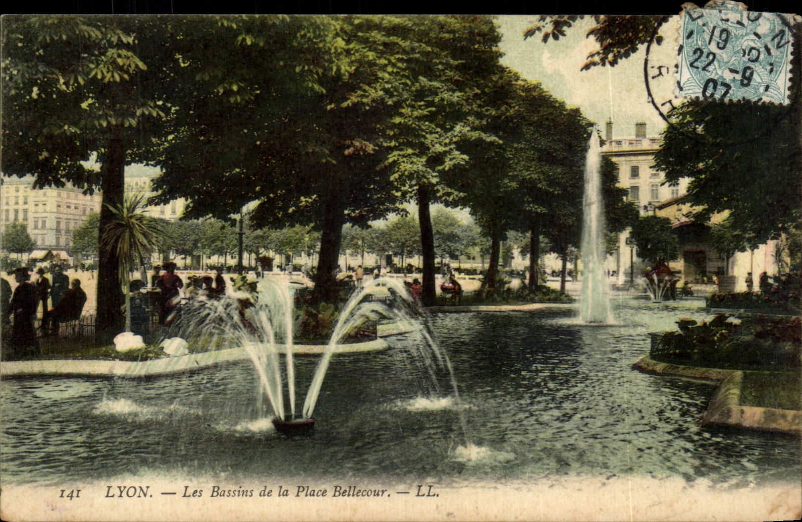 LYON — Les Bassins de la Place Bellecour — LL.