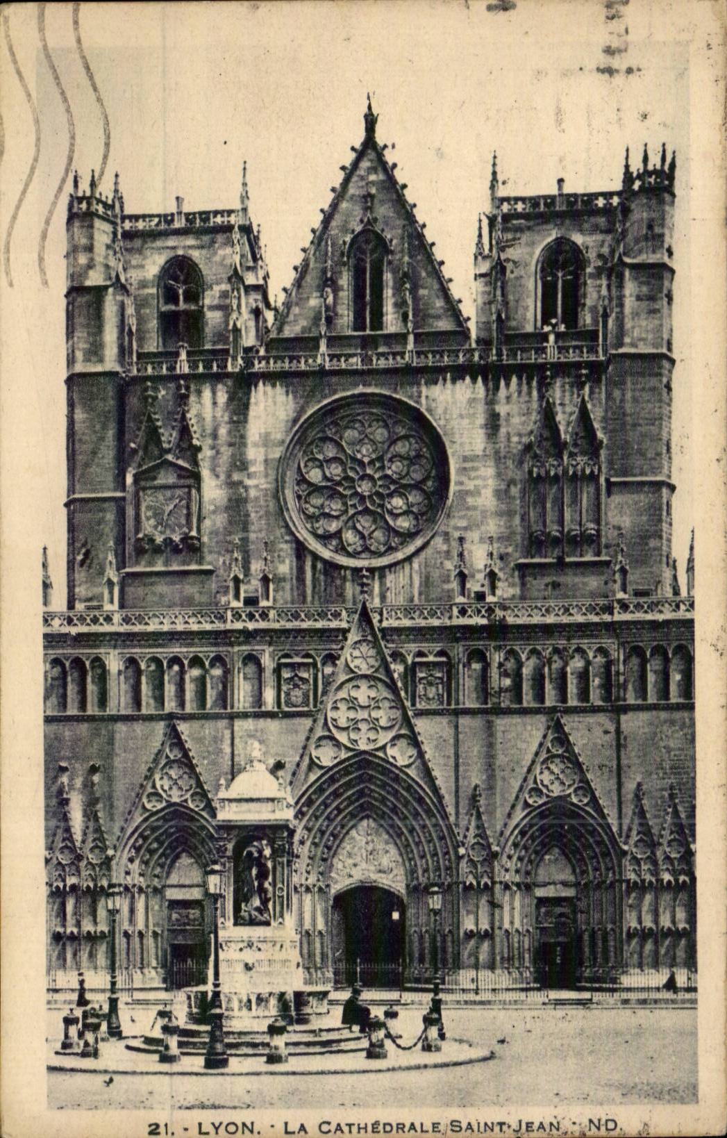 Lyon CPA La cathedrale Saint Jean