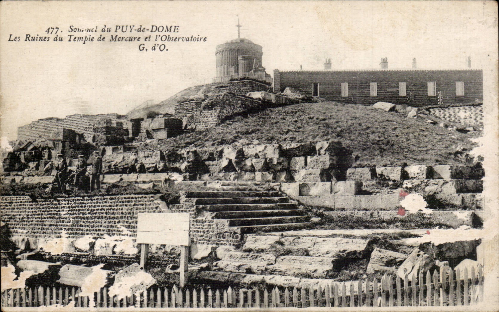 Les Ruines du Temple de Mercure et l'Observatoire — Puy-de-Dôme — G. d'O.