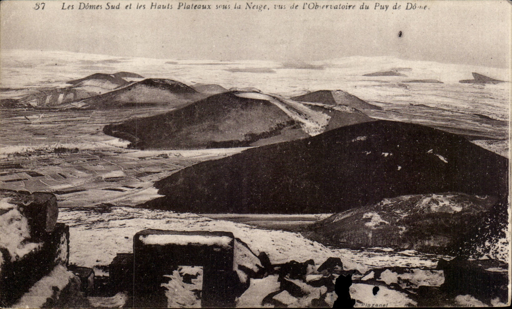 CPA Les Domes Sud et les hauts plateaux sous la neige vus de l'observatoire du Puy de Dome