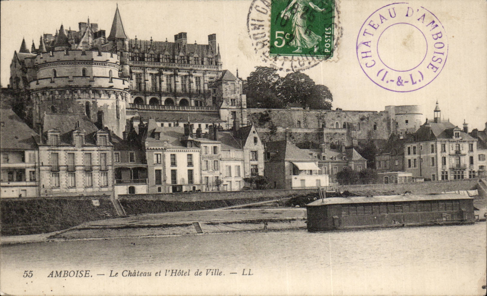 Amboise CPA Le chateau et l'hotel de ville