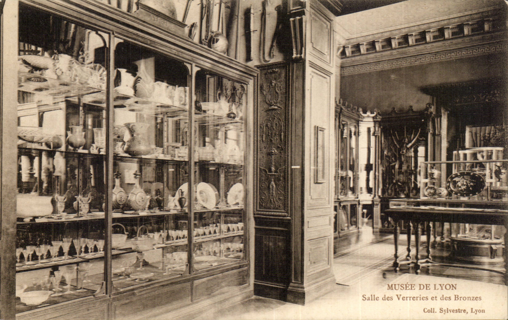 Musée de Lyon — Salle des Verreries et des Bronzes — Coll. Sylvestre, Lyon