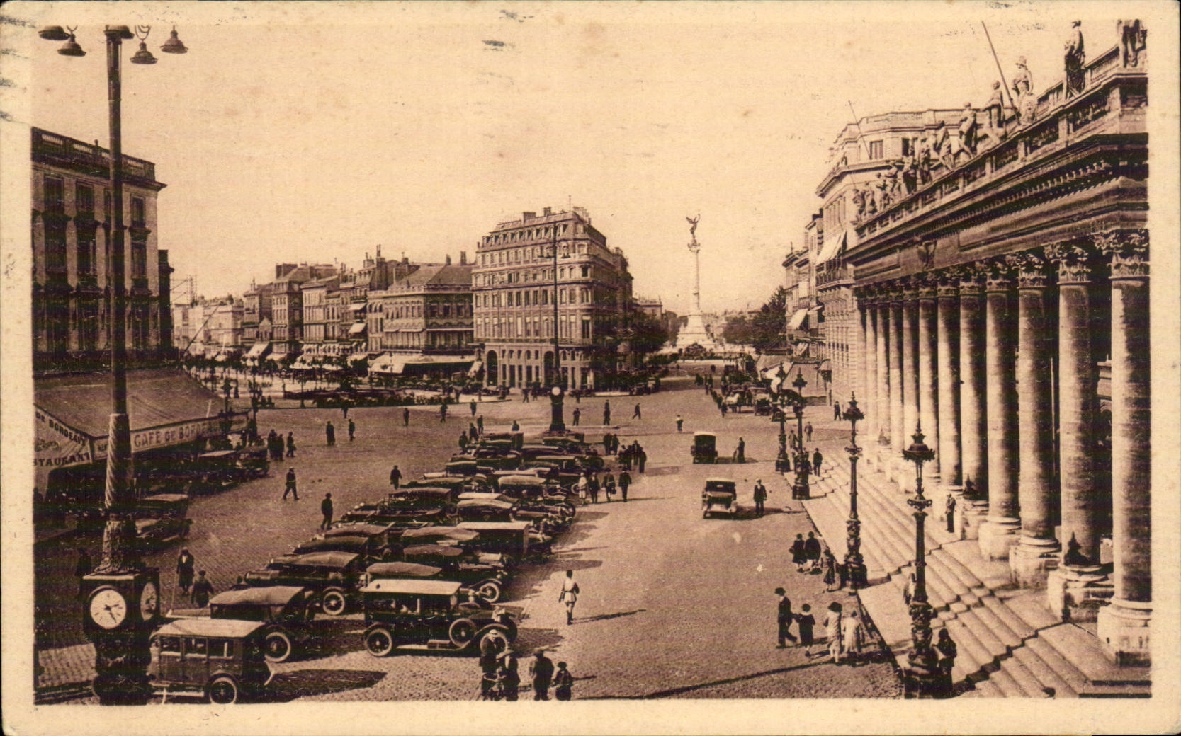 CPA Bordeaux La place de la Comedie