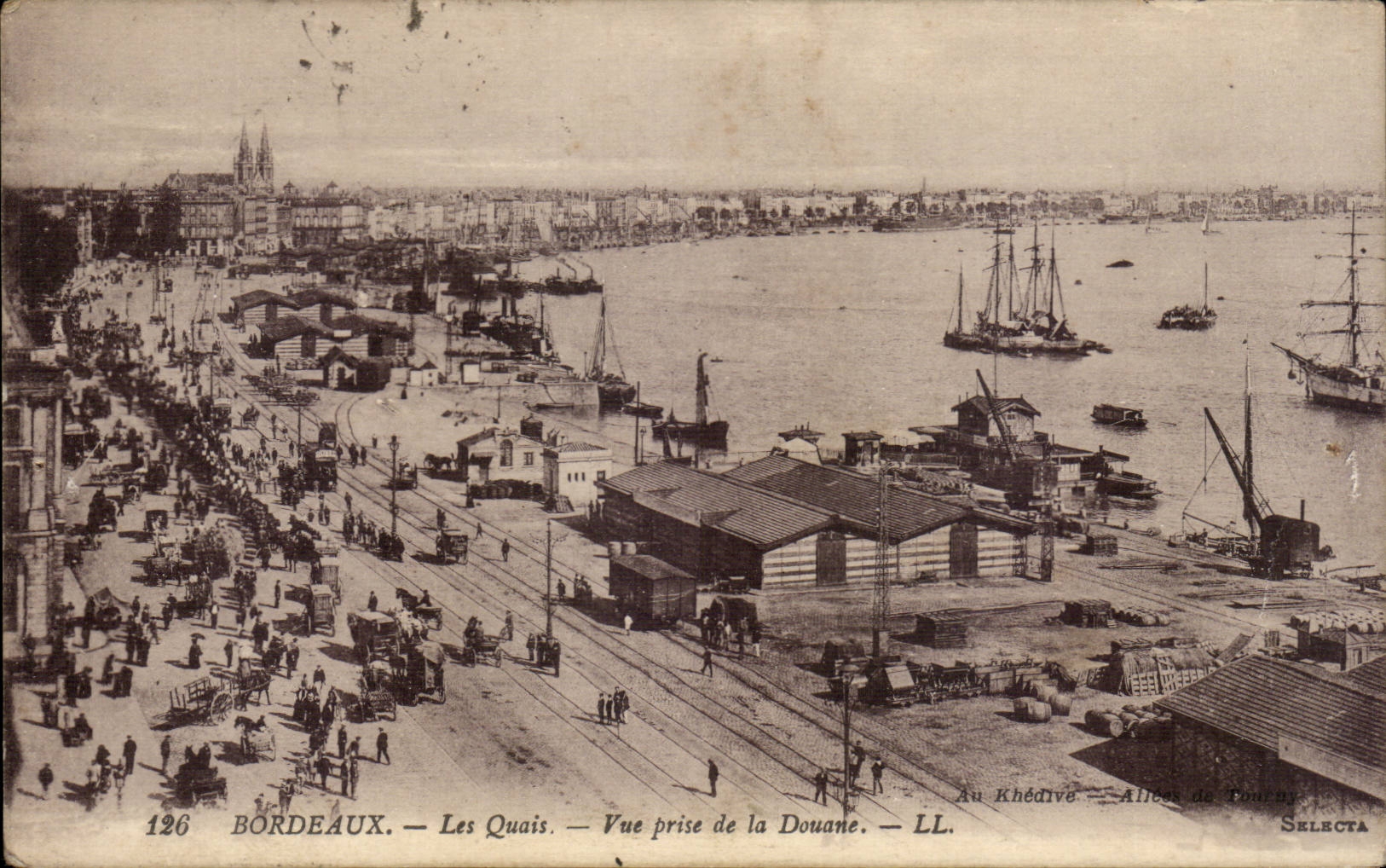 CPA Bordeaux Les quais Vue prise de la douane
