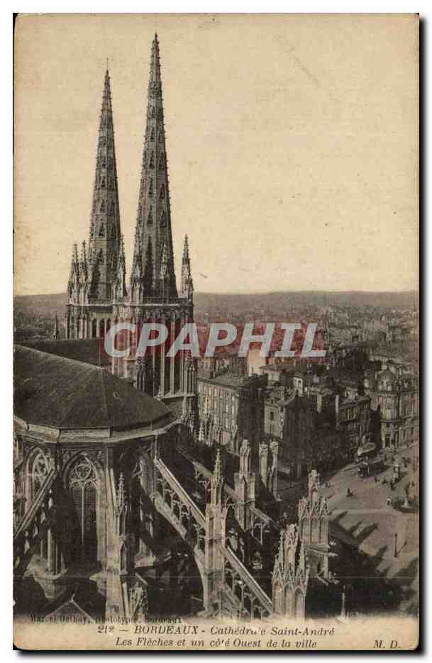 CPA Bordeaux CAthedrale St Andre Les fleches et un cote Ouest de la ville