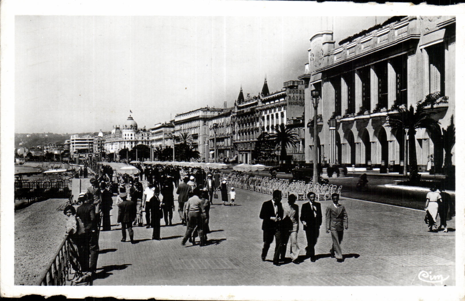 CPA Nice Promenade des anglais et palais de la mediterranee