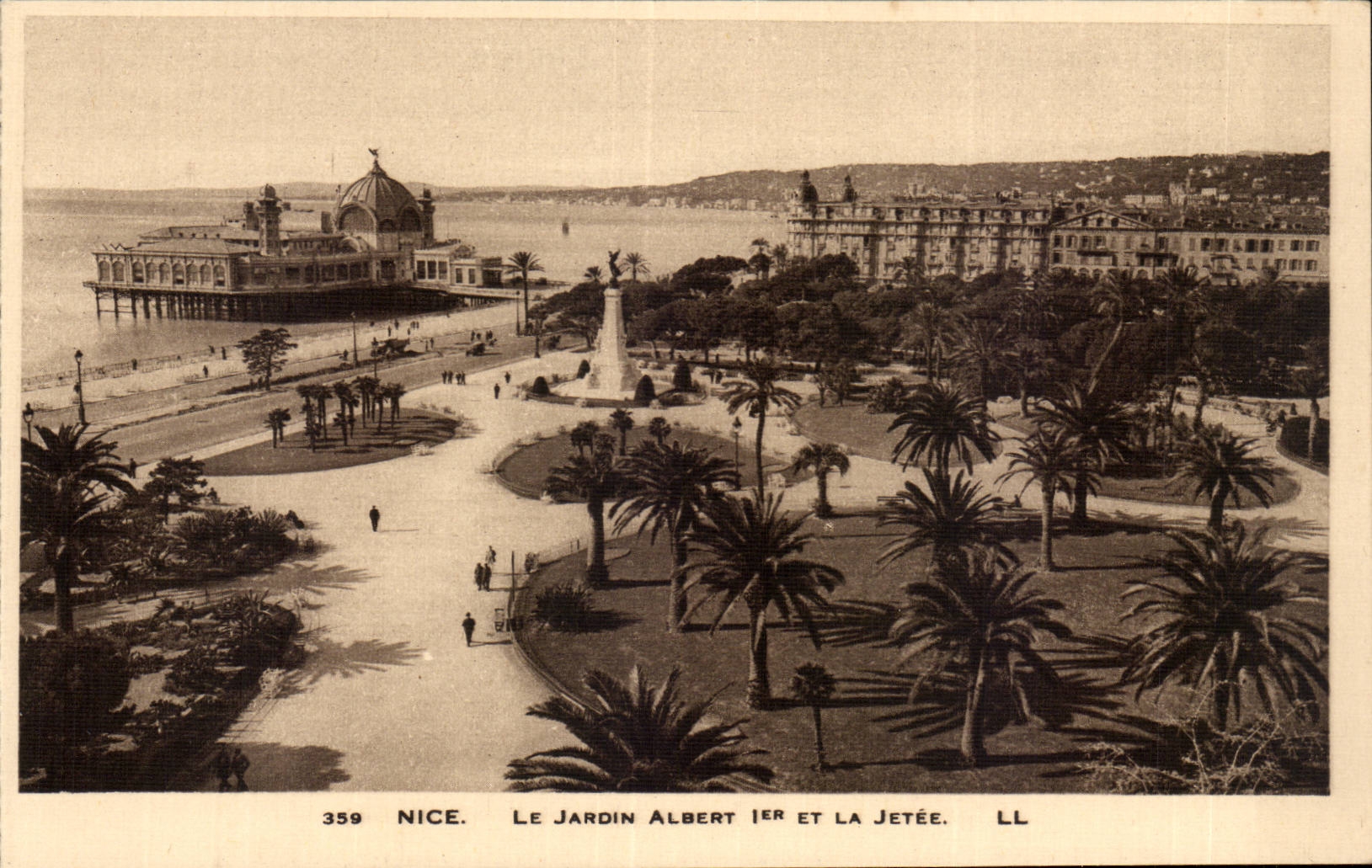 CPA Nice Le jardin Albert 1er et la jetee