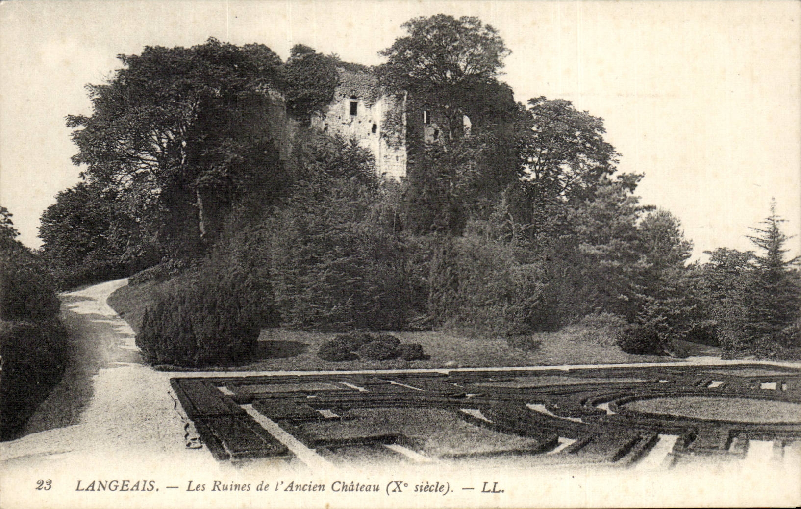 CPA Langeais Les ruines de l'ancien chateau 