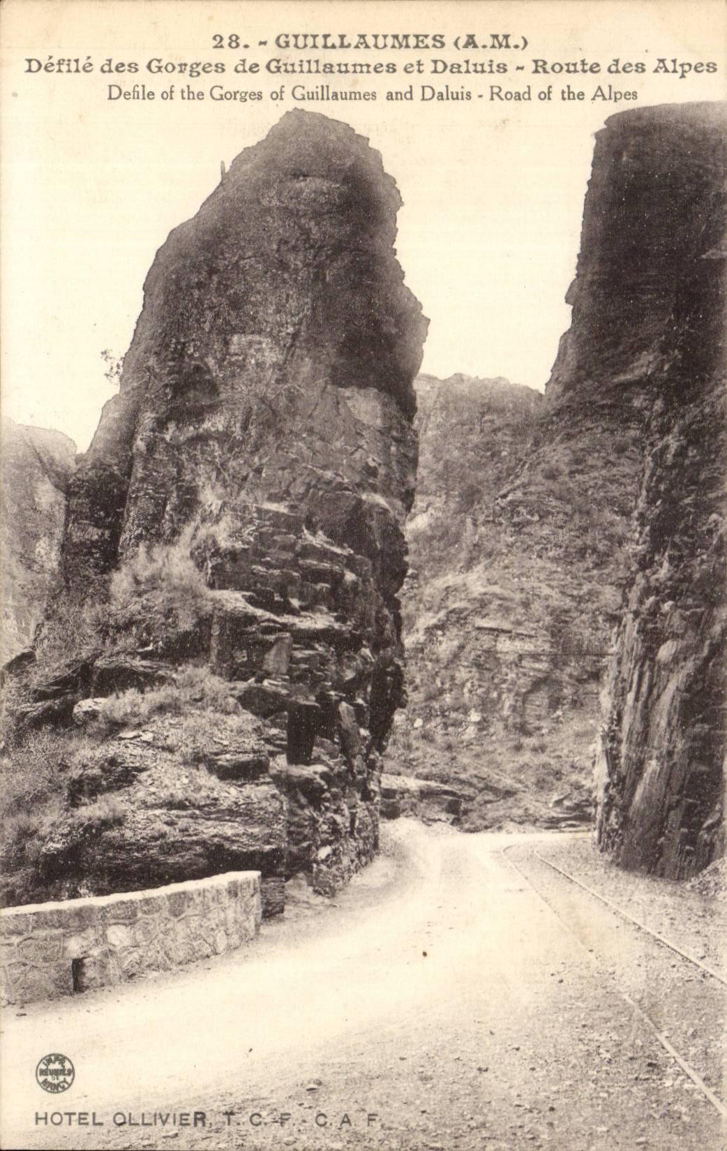 CPA Guillaumes Defile des gorges de Guillaumes et Daluis Route des Alpes