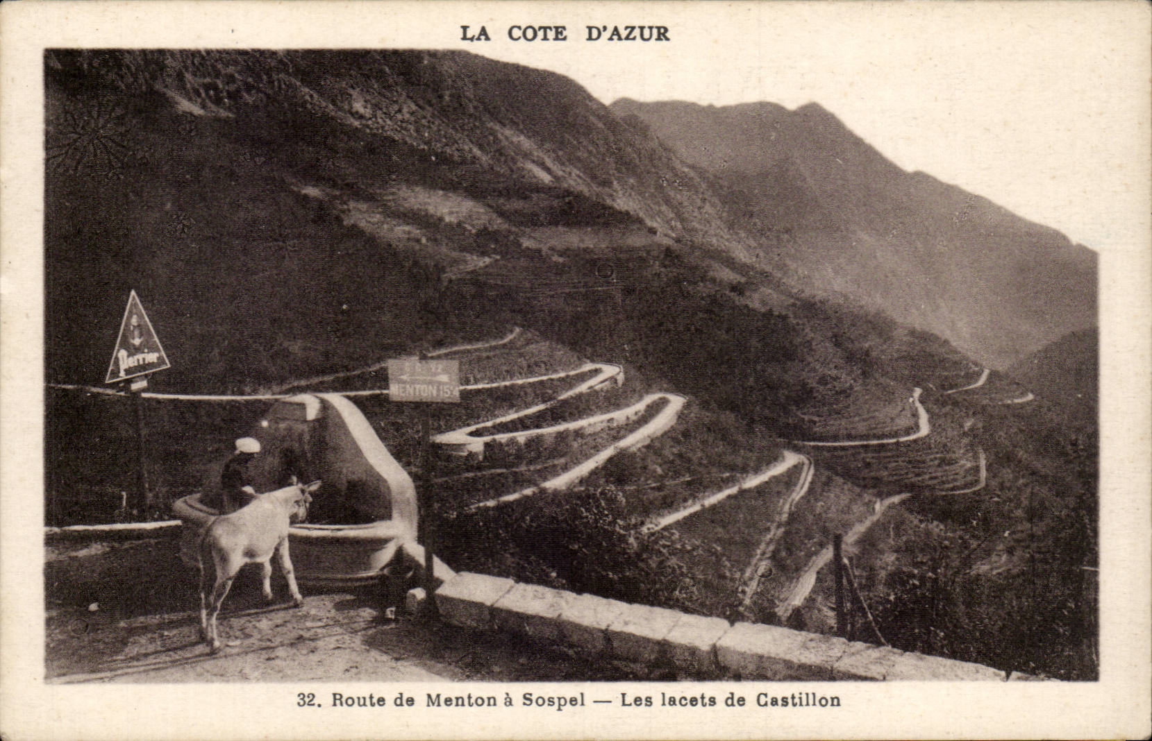 CPA Route de menton a Sospel Les lacets de Castillon