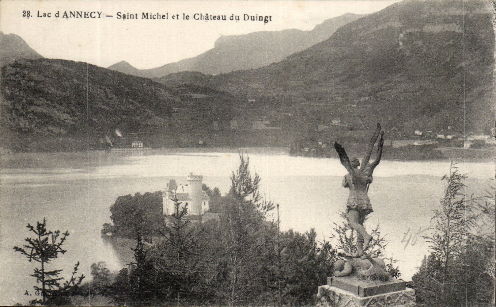 Lac d'Annecy — Saint Michel et le Château du Duingt — A. G.
