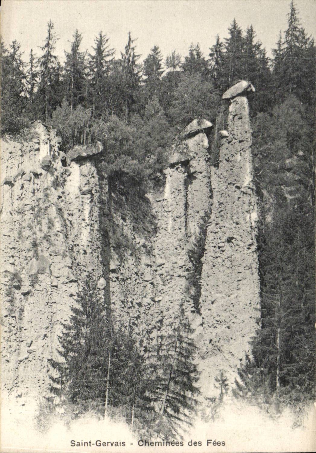 Saint-Gervais - Le Chimenee delle Fée — paesaggio di formazioni rocciose e foresta